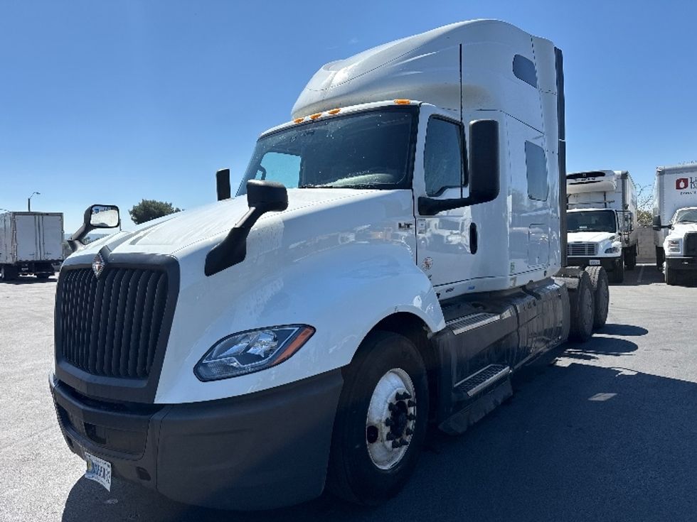 Sleeper Tractor-Heavy Duty Tractors-International-2023-LT625-Fontana-CA-627,086\n\t\tmiles-$ 49,000 - Image 3