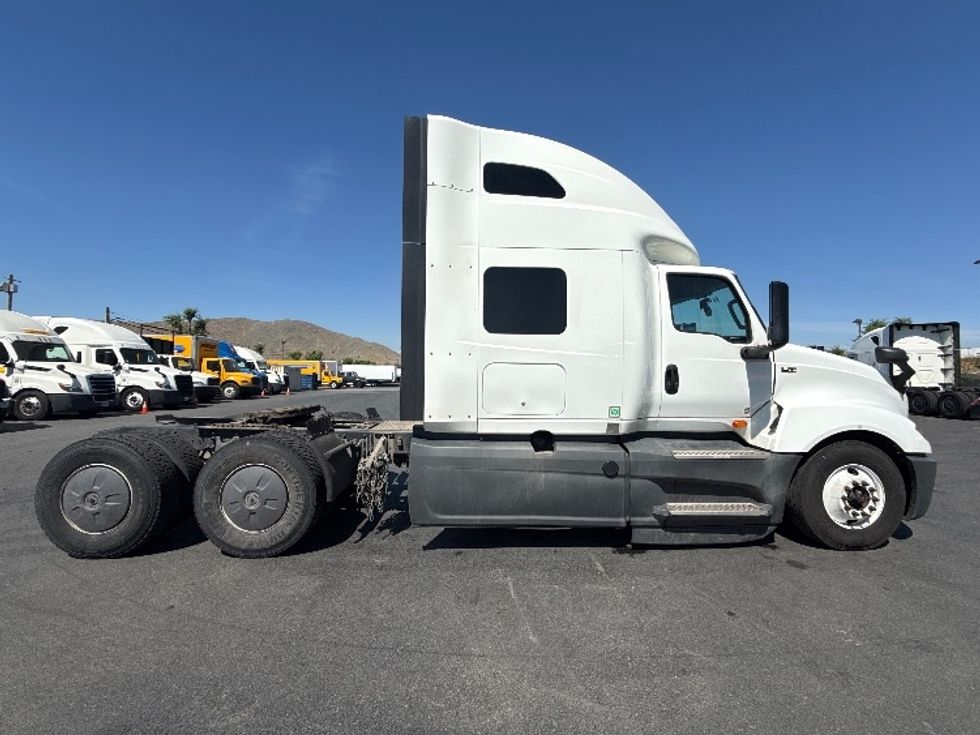 Sleeper Tractor-Heavy Duty Tractors-International-2023-LT625-Fontana-CA-627,086\n\t\tmiles-$ 49,000 - Image 8