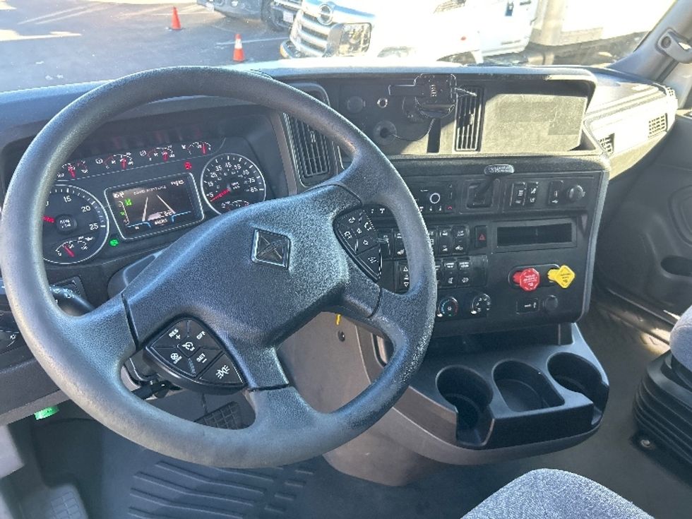 Sleeper Tractor-Heavy Duty Tractors-International-2023-LT625-Fontana-CA-632,316\n\t\tmiles-$ 48,500 - Image 11