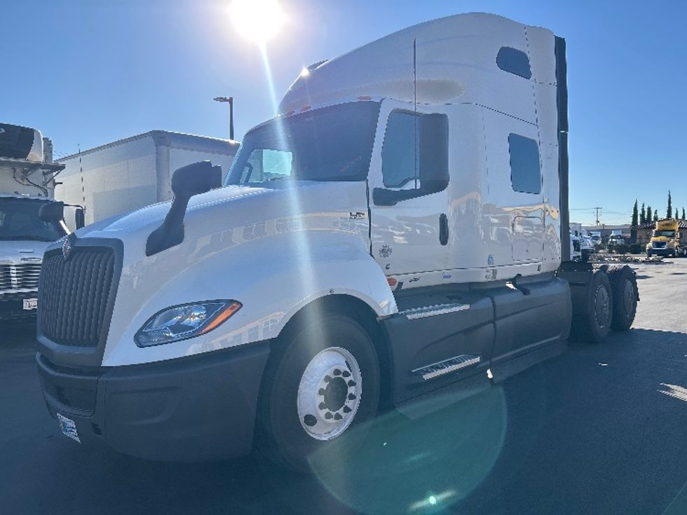 Sleeper Tractor-Heavy Duty Tractors-International-2023-LT625-Fontana-CA-632,316\n\t\tmiles-$ 48,500 - Image 3