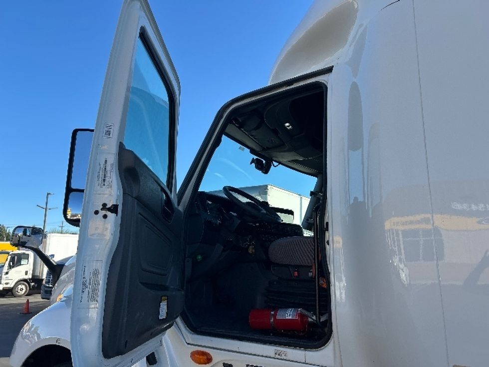 Sleeper Tractor-Heavy Duty Tractors-International-2023-LT625-Fontana-CA-632,316\n\t\tmiles-$ 48,500 - Image 9