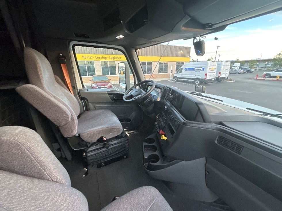 Sleeper Tractor-Heavy Duty Tractors-International-2023-LT625-Fontana-CA-646,879\n\t\tmiles-$ 47,000 - Image 15