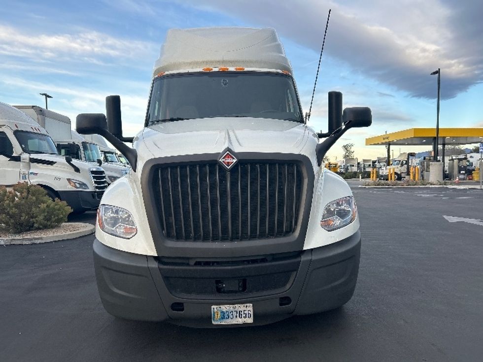 Sleeper Tractor-Heavy Duty Tractors-International-2023-LT625-Fontana-CA-646,879\n\t\tmiles-$ 47,000 - Image 2