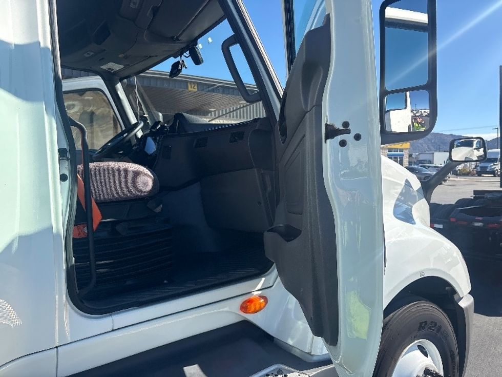 Sleeper Tractor-Heavy Duty Tractors-International-2023-LT625-Fontana-CA-655,609\n\t\tmiles-$ 48,250 - Image 13