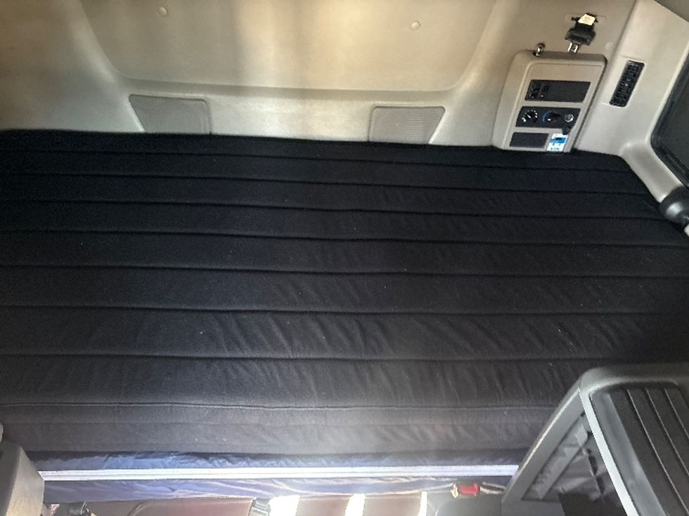 Sleeper Tractor-Heavy Duty Tractors-International-2023-LT625-Fontana-CA-655,609\n\t\tmiles-$ 48,250 - Image 17