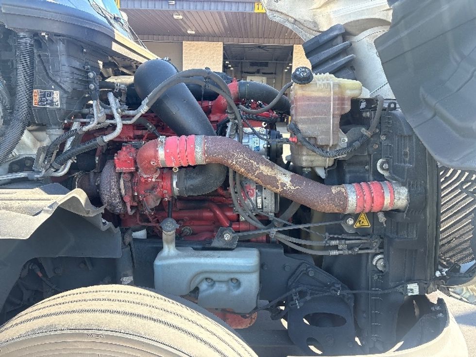 Sleeper Tractor-Heavy Duty Tractors-International-2023-LT625-Fontana-CA-655,609\n\t\tmiles-$ 48,250 - Image 20