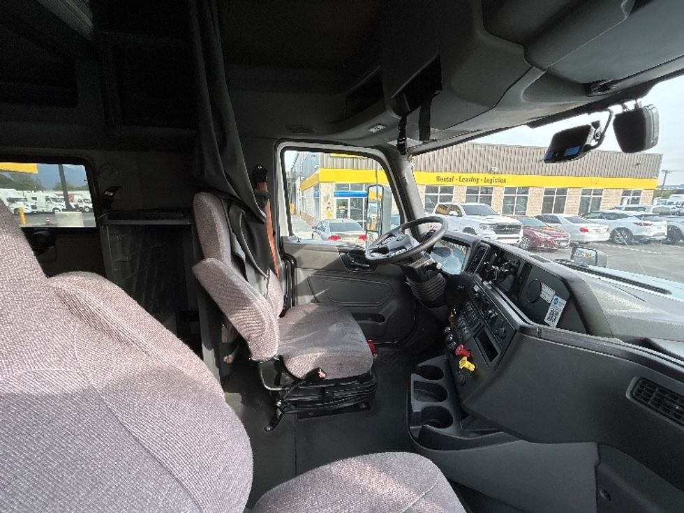 Sleeper Tractor-Heavy Duty Tractors-International-2023-LT625-Fontana-CA-692,062\n\t\tmiles-$ 42,000 - Image 15