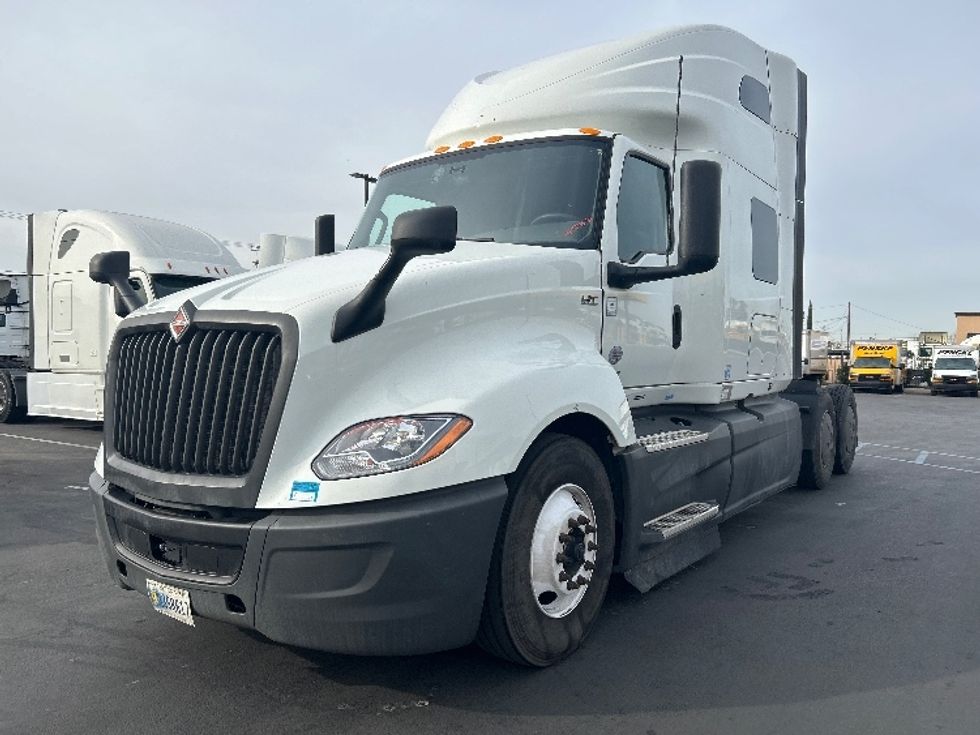 Sleeper Tractor-Heavy Duty Tractors-International-2023-LT625-Fontana-CA-692,062\n\t\tmiles-$ 42,000 - Image 3