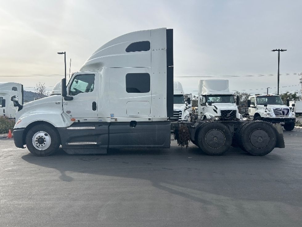 Sleeper Tractor-Heavy Duty Tractors-International-2023-LT625-Fontana-CA-692,062\n\t\tmiles-$ 42,000 - Image 4