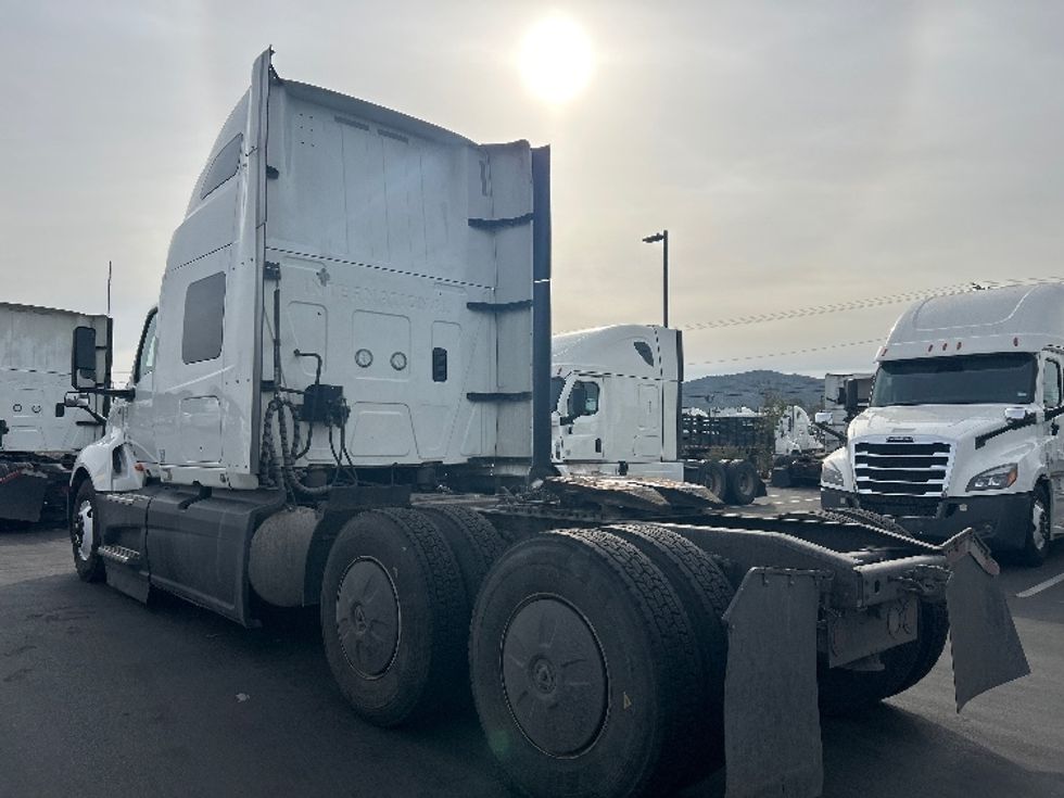 Sleeper Tractor-Heavy Duty Tractors-International-2023-LT625-Fontana-CA-692,062\n\t\tmiles-$ 42,000 - Image 5