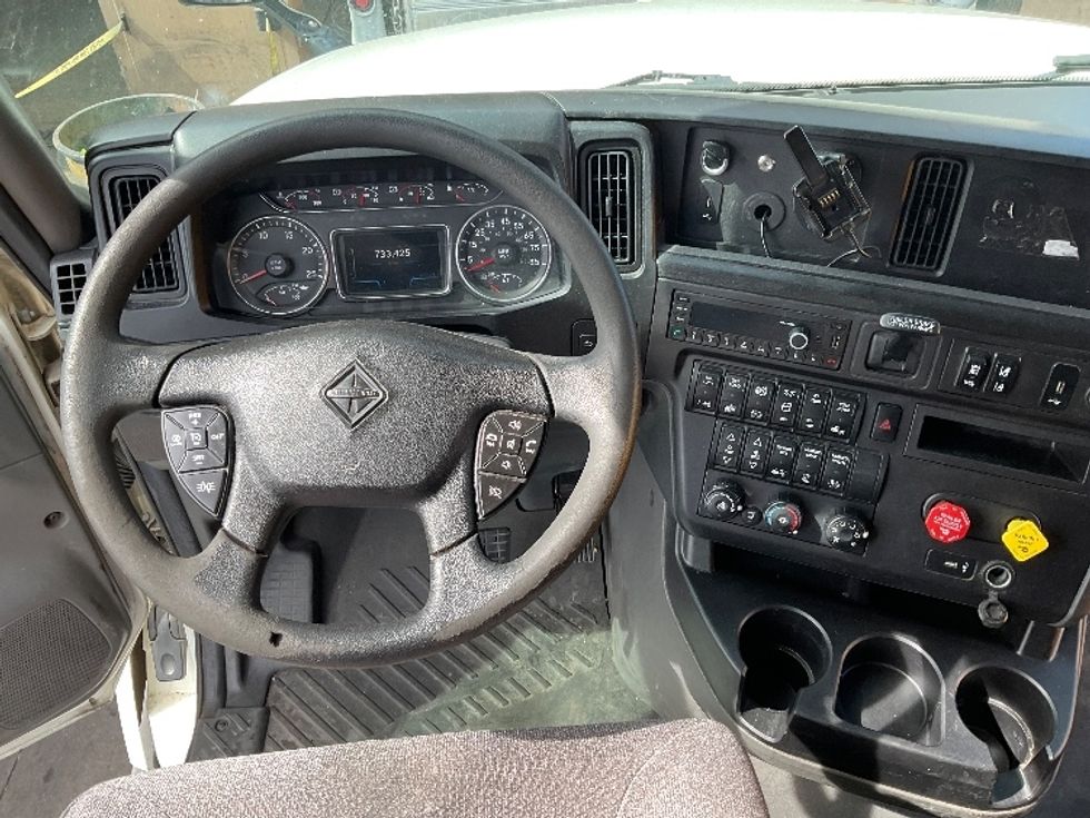 Sleeper Tractor-Heavy Duty Tractors-International-2023-LT625-Fontana-CA-733,426\n\t\tmiles-$ 37,500 - Image 11