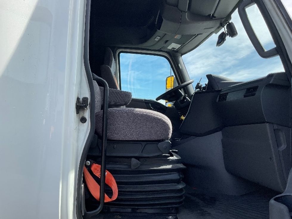 Sleeper Tractor-Heavy Duty Tractors-International-2023-LT625-Fontana-CA-733,426\n\t\tmiles-$ 37,500 - Image 15