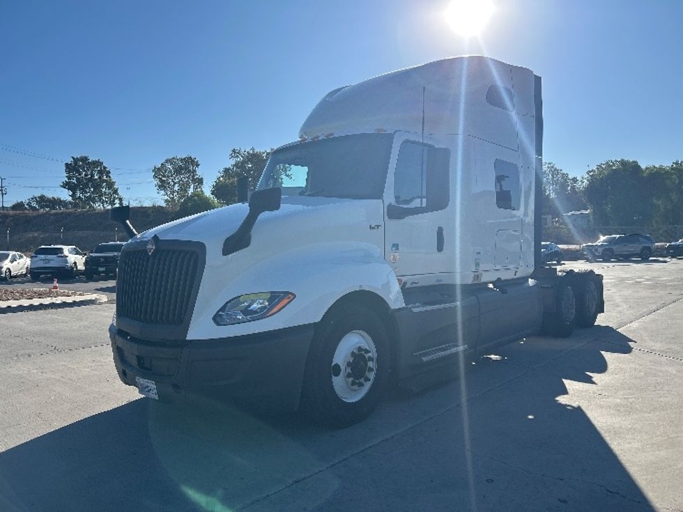 Sleeper Tractor-Heavy Duty Tractors-International-2023-LT625-Fontana-CA-759,753\n\t\tmiles-$ 40,500 - Image 3