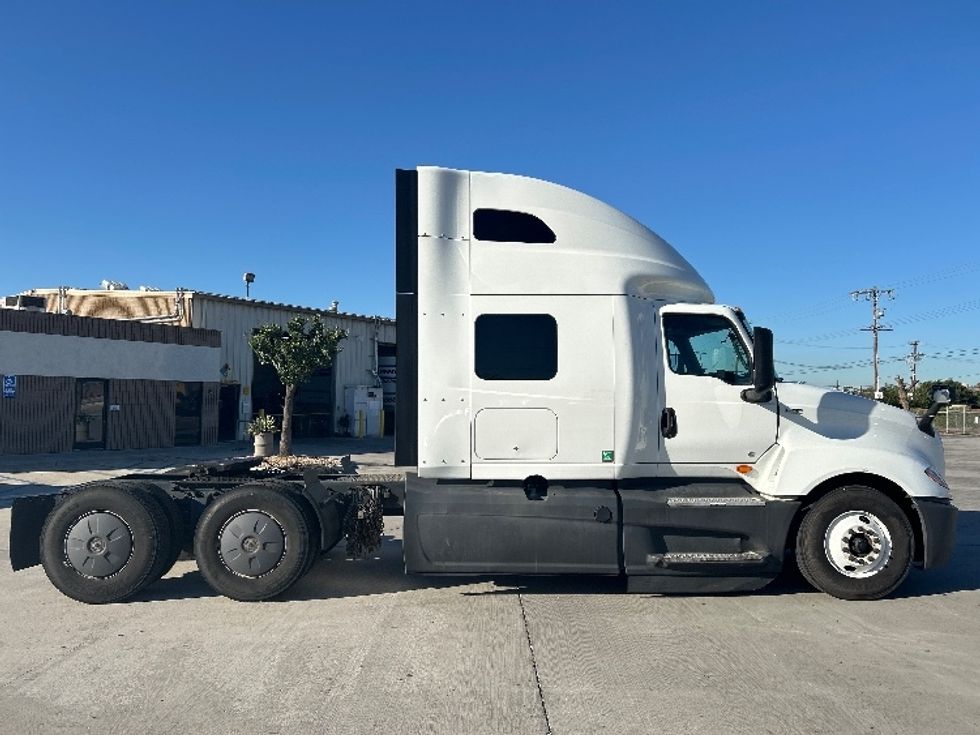 Sleeper Tractor-Heavy Duty Tractors-International-2023-LT625-Fontana-CA-759,753\n\t\tmiles-$ 40,500 - Image 8
