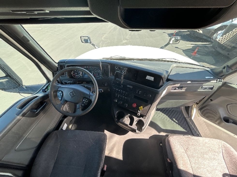 Sleeper Tractor-Heavy Duty Tractors-International-2023-LT625-Fontana-CA-775,426\n\t\tmiles-$ 35,250 - Image 12