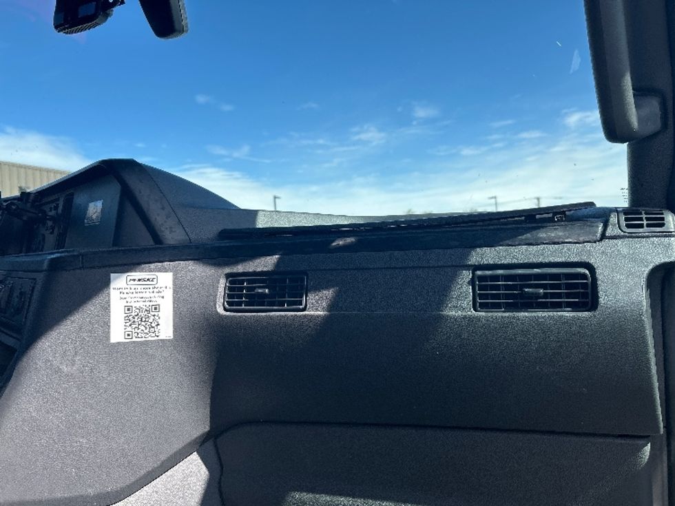 Sleeper Tractor-Heavy Duty Tractors-International-2023-LT625-Fontana-CA-775,426\n\t\tmiles-$ 35,250 - Image 14