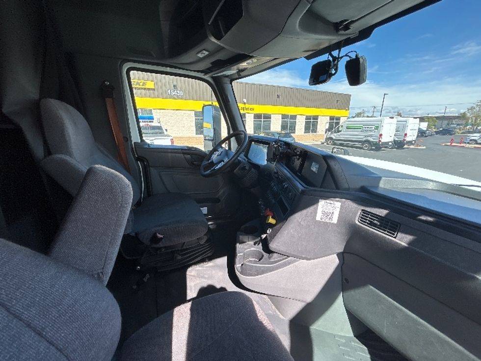 Sleeper Tractor-Heavy Duty Tractors-International-2023-LT625-Fontana-CA-775,426\n\t\tmiles-$ 35,250 - Image 15