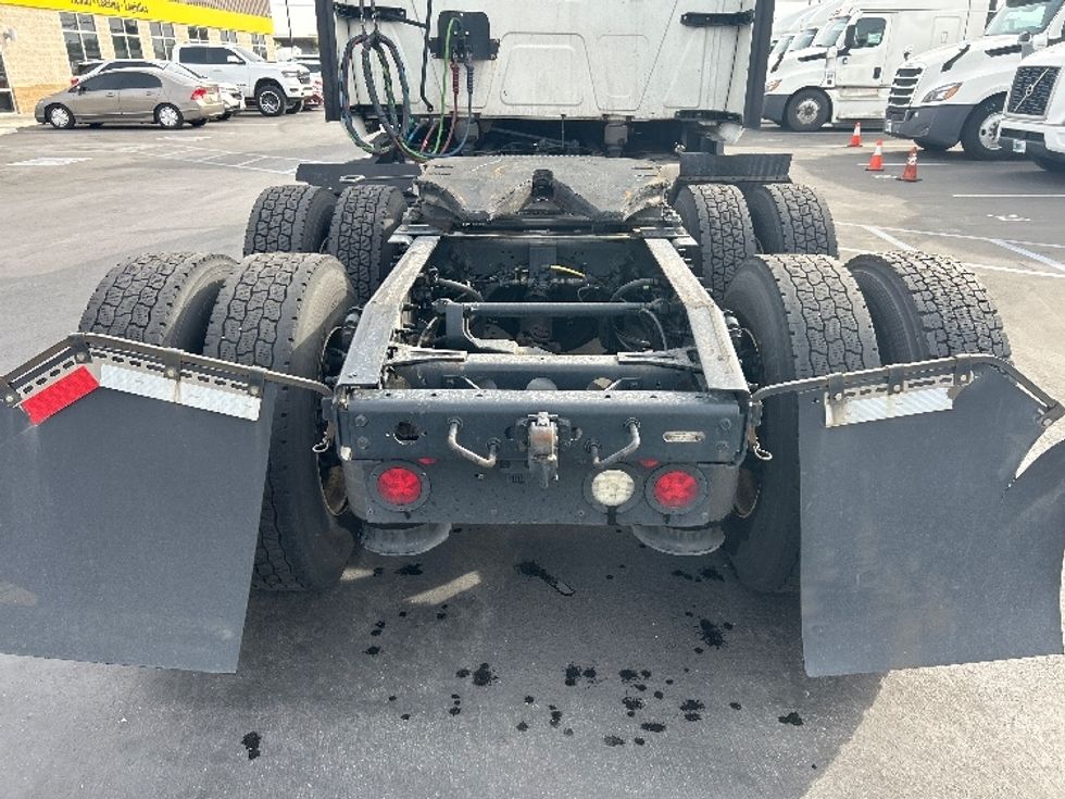 Sleeper Tractor-Heavy Duty Tractors-International-2023-LT625-Fontana-CA-777,004\n\t\tmiles-$ 35,250 - Image 6