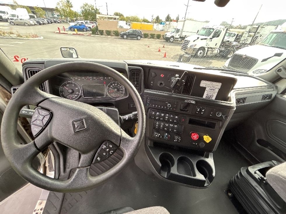 Sleeper Tractor-Heavy Duty Tractors-International-2023-LT625-Fontana-CA-785,313\n\t\tmiles-$ 35,250 - Image 10
