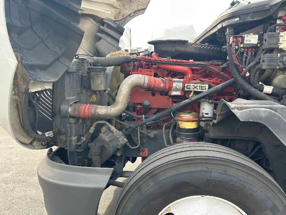 Sleeper Tractor-Heavy Duty Tractors-International-2023-LT625-Fontana-CA-785,313\n\t\tmiles-$ 35,250 - Image 20