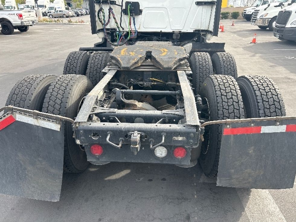 Sleeper Tractor-Heavy Duty Tractors-International-2023-LT625-Fontana-CA-785,313\n\t\tmiles-$ 35,250 - Image 5