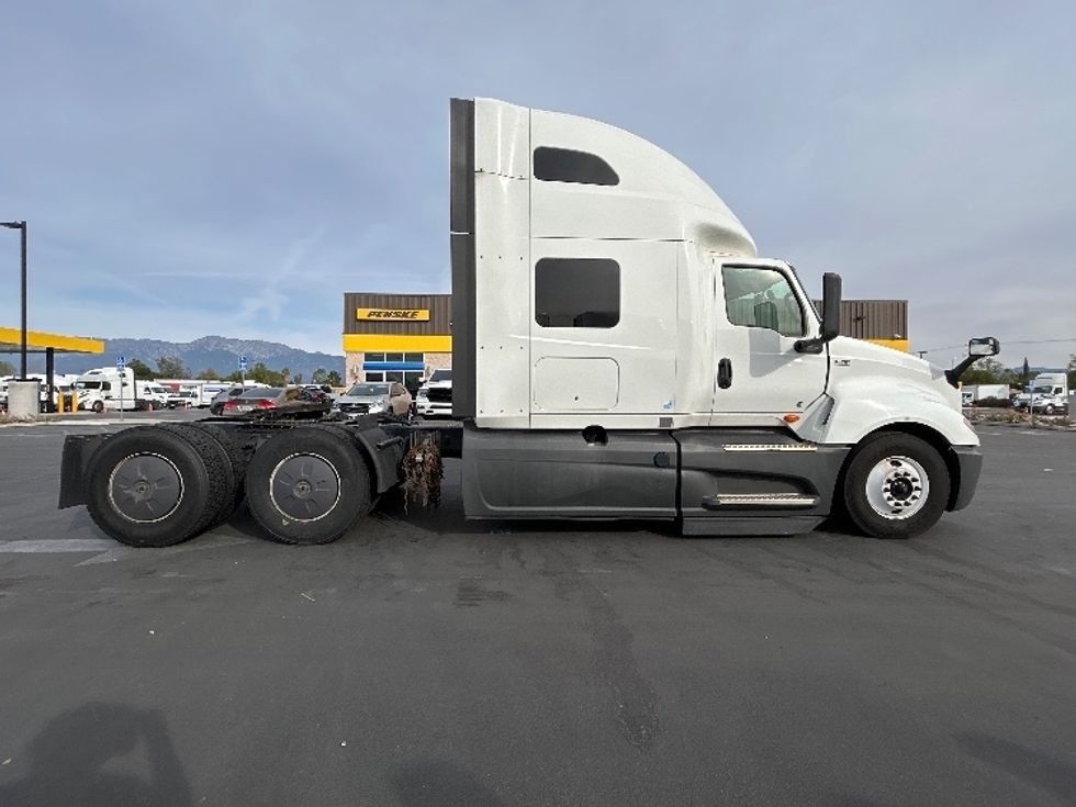 Sleeper Tractor-Heavy Duty Tractors-International-2023-LT625-Fontana-CA-785,313\n\t\tmiles-$ 35,250 - Image 7