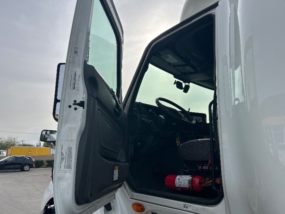 Sleeper Tractor-Heavy Duty Tractors-International-2023-LT625-Fontana-CA-785,313\n\t\tmiles-$ 35,250 - Image 8