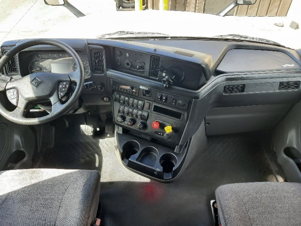Sleeper Tractor-Heavy Duty Tractors-International-2023-LT625-Fort Worth-TX-550,875\n\t\tmiles-$ 55,250 - Image 12