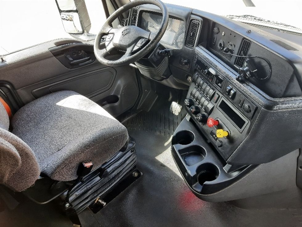 Sleeper Tractor-Heavy Duty Tractors-International-2023-LT625-Fort Worth-TX-550,875\n\t\tmiles-$ 55,250 - Image 15