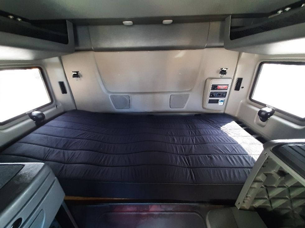 Sleeper Tractor-Heavy Duty Tractors-International-2023-LT625-Fort Worth-TX-550,875\n\t\tmiles-$ 55,250 - Image 17