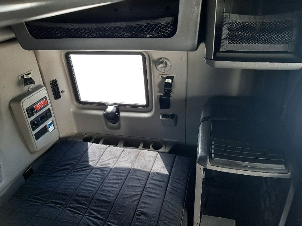 Sleeper Tractor-Heavy Duty Tractors-International-2023-LT625-Fort Worth-TX-550,875\n\t\tmiles-$ 55,250 - Image 19