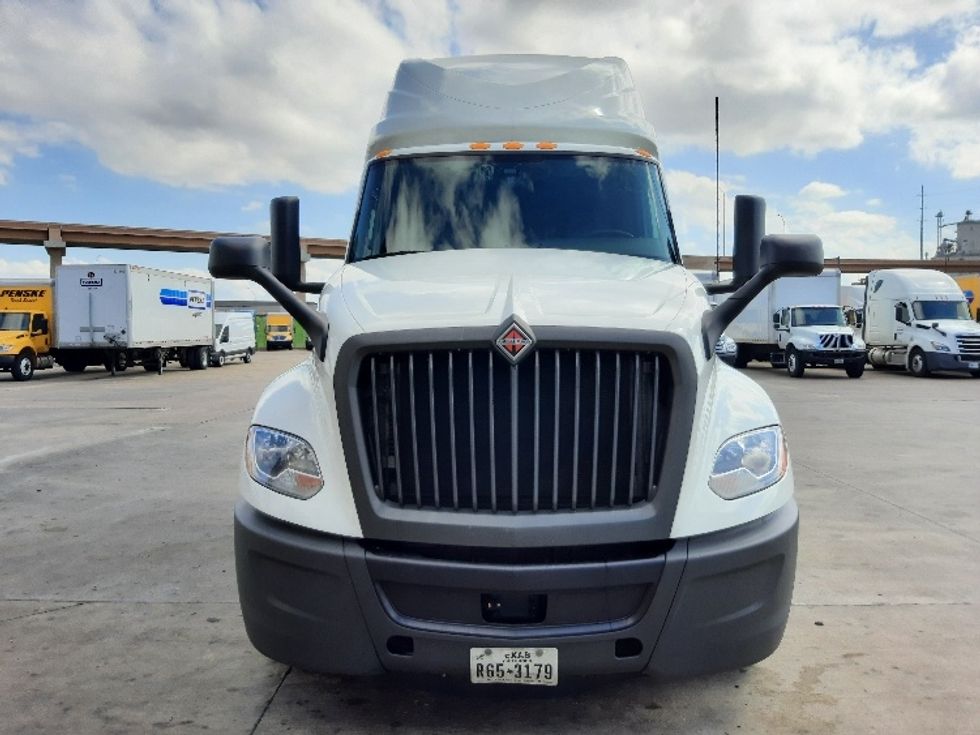Sleeper Tractor-Heavy Duty Tractors-International-2023-LT625-Fort Worth-TX-550,875\n\t\tmiles-$ 55,250 - Image 2