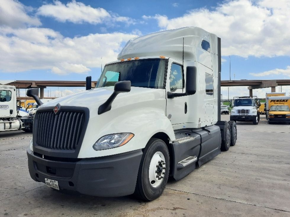 Sleeper Tractor-Heavy Duty Tractors-International-2023-LT625-Fort Worth-TX-550,875\n\t\tmiles-$ 55,250 - Image 3