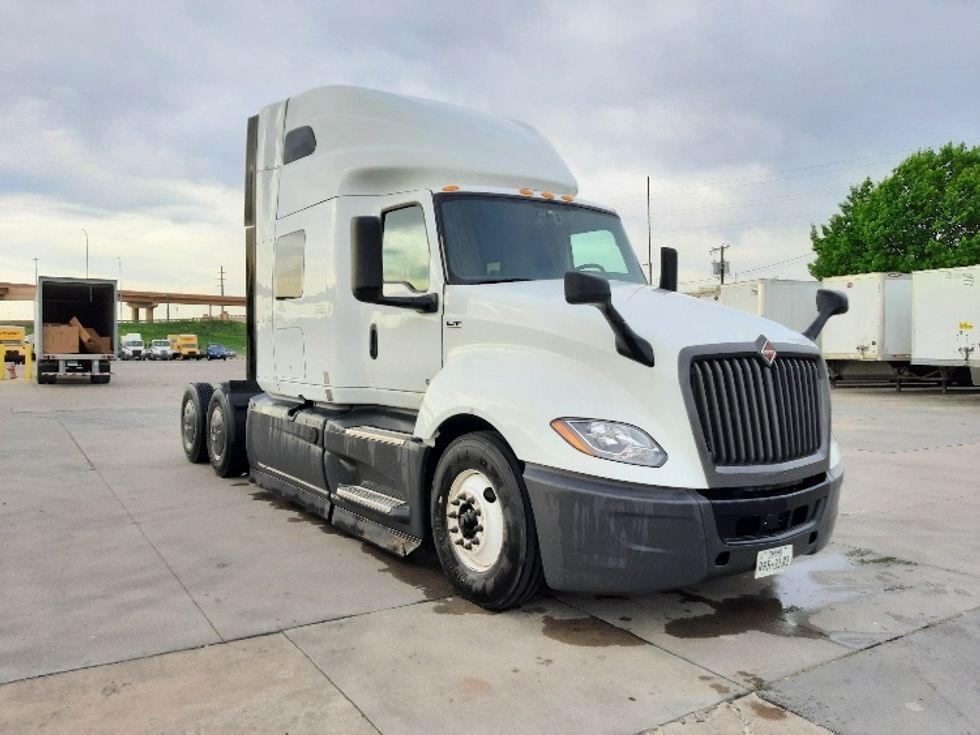 Sleeper Tractor-Heavy Duty Tractors-International-2023-LT625-Fort Worth-TX-563,903\n\t\tmiles-$ 55,250 - Image 1