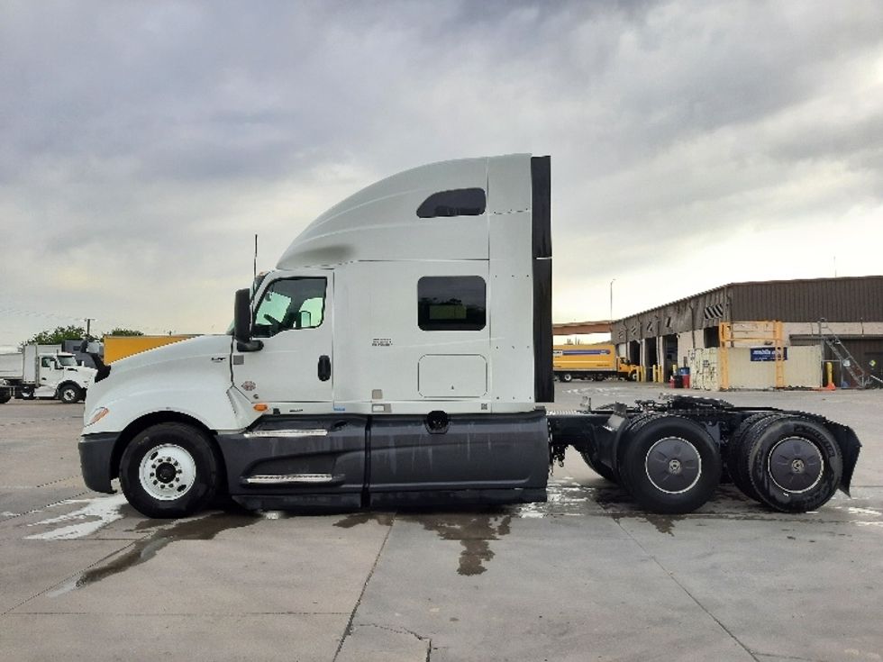 Sleeper Tractor-Heavy Duty Tractors-International-2023-LT625-Fort Worth-TX-563,903\n\t\tmiles-$ 55,250 - Image 4