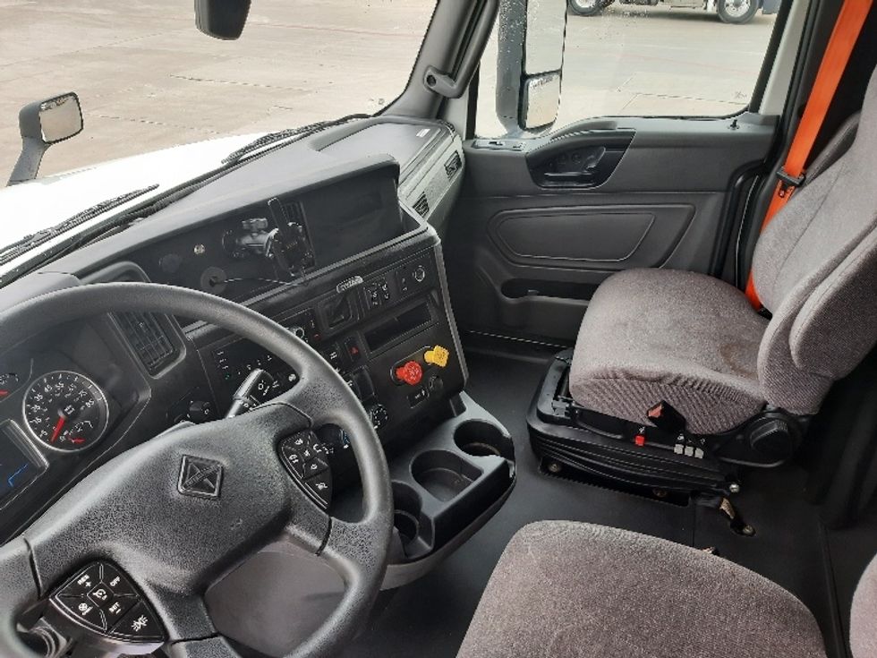 Sleeper Tractor-Heavy Duty Tractors-International-2023-LT625-Fort Worth-TX-614,499\n\t\tmiles-$ 48,750 - Image 10