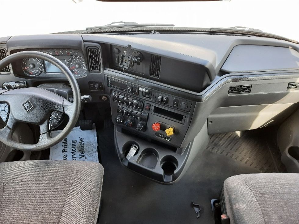 Sleeper Tractor-Heavy Duty Tractors-International-2023-LT625-Fort Worth-TX-663,324\n\t\tmiles-$ 42,500 - Image 12