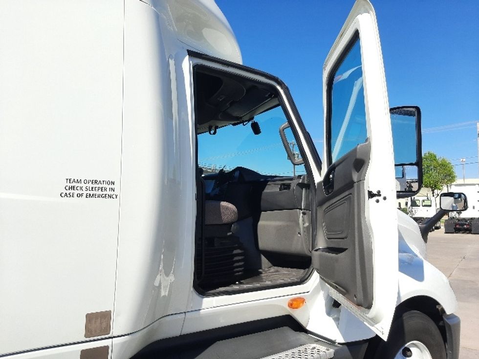 Sleeper Tractor-Heavy Duty Tractors-International-2023-LT625-Fort Worth-TX-663,324\n\t\tmiles-$ 42,500 - Image 13