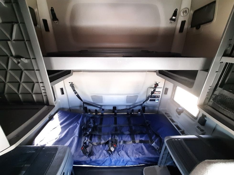 Sleeper Tractor-Heavy Duty Tractors-International-2023-LT625-Fort Worth-TX-663,324\n\t\tmiles-$ 42,500 - Image 16