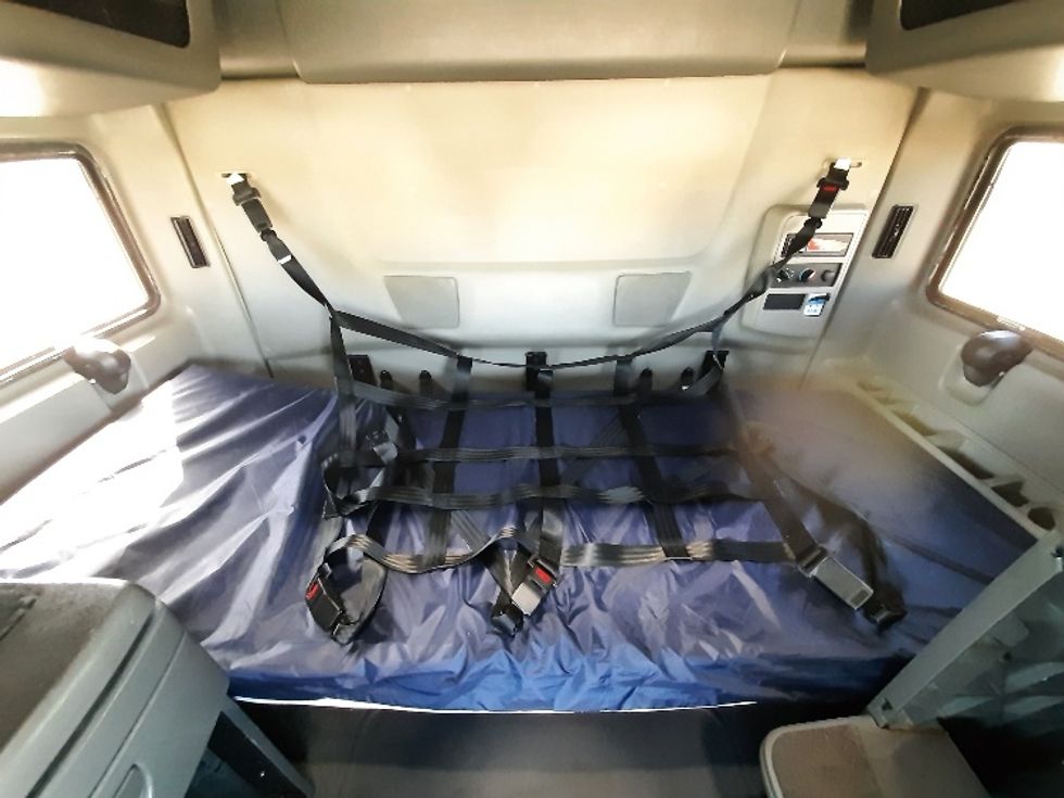 Sleeper Tractor-Heavy Duty Tractors-International-2023-LT625-Fort Worth-TX-663,324\n\t\tmiles-$ 42,500 - Image 17