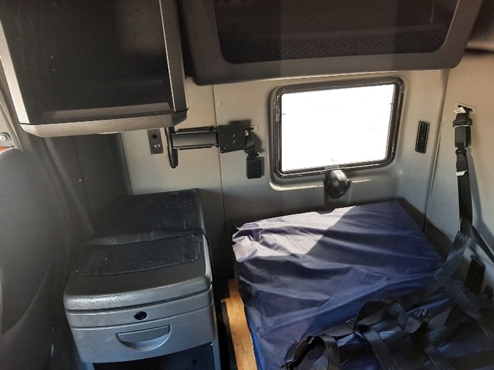 Sleeper Tractor-Heavy Duty Tractors-International-2023-LT625-Fort Worth-TX-663,324\n\t\tmiles-$ 42,500 - Image 19