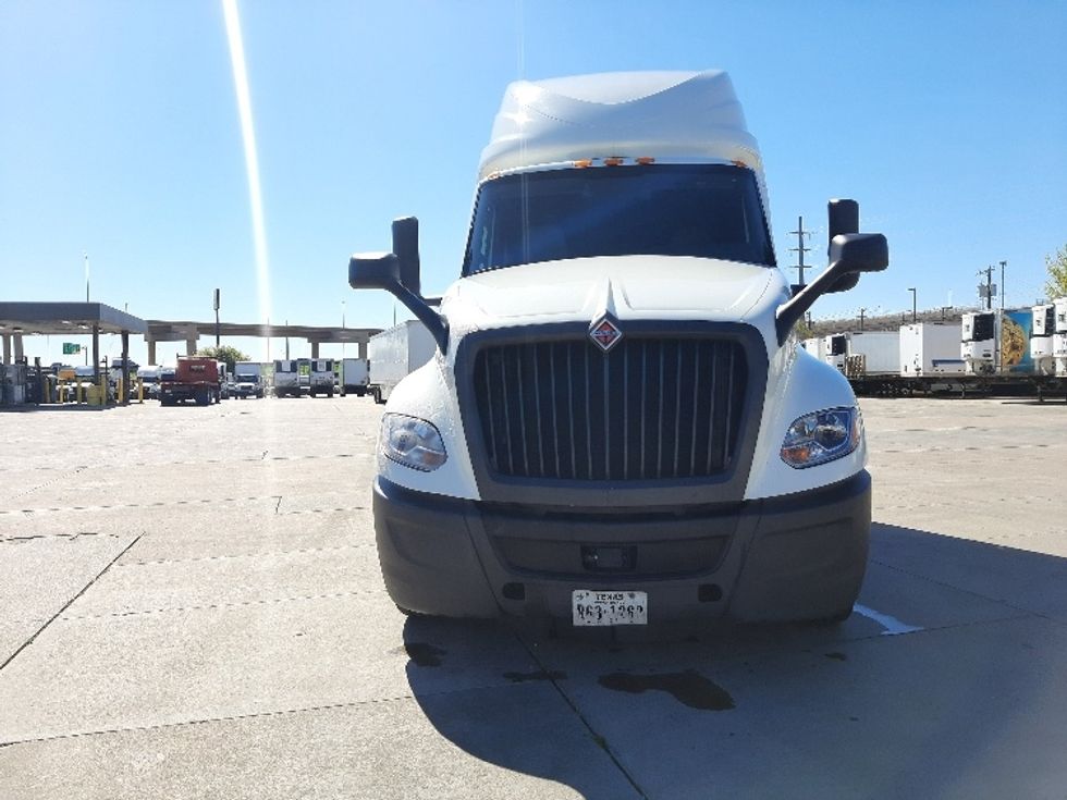 Sleeper Tractor-Heavy Duty Tractors-International-2023-LT625-Fort Worth-TX-663,324\n\t\tmiles-$ 42,500 - Image 2