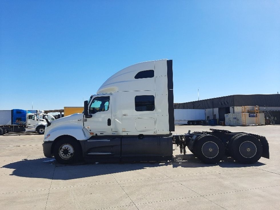 Sleeper Tractor-Heavy Duty Tractors-International-2023-LT625-Fort Worth-TX-663,324\n\t\tmiles-$ 42,500 - Image 4