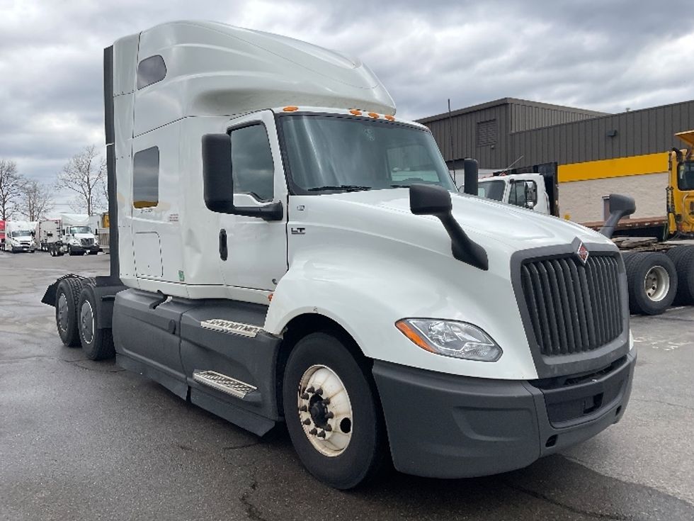 Sleeper Tractor-Heavy Duty Tractors-International-2023-LT625-Fredonia-NY-447,685\n\t\tmiles-$ 61,000 - Image 1
