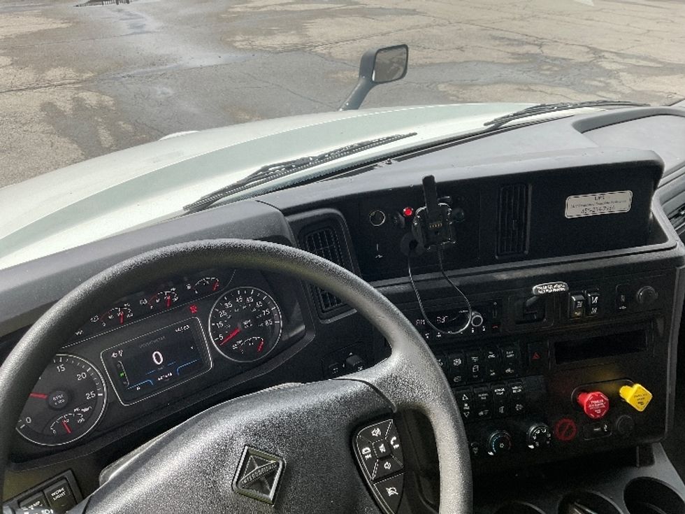 Sleeper Tractor-Heavy Duty Tractors-International-2023-LT625-Fredonia-NY-447,685\n\t\tmiles-$ 61,000 - Image 12