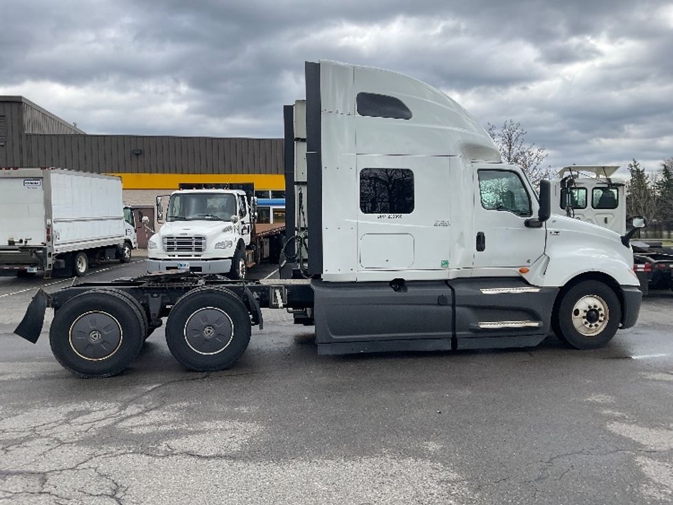 Sleeper Tractor-Heavy Duty Tractors-International-2023-LT625-Fredonia-NY-447,685\n\t\tmiles-$ 61,000 - Image 8