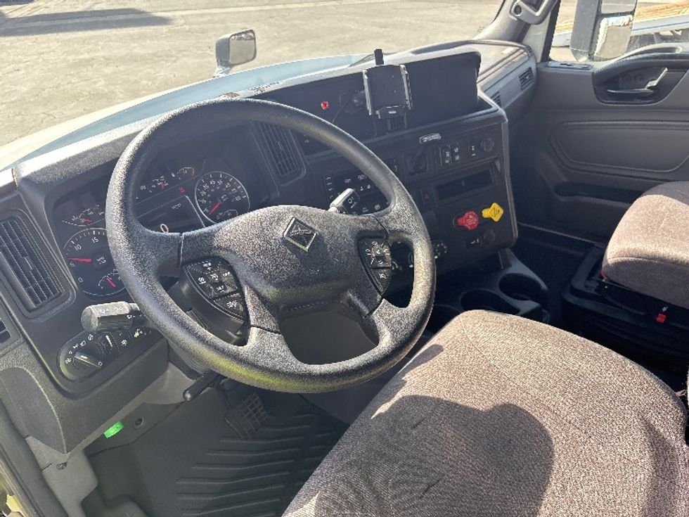 Sleeper Tractor-Heavy Duty Tractors-International-2023-LT625-Fresno-CA-589,513\n\t\tmiles-$ 51,750 - Image 10