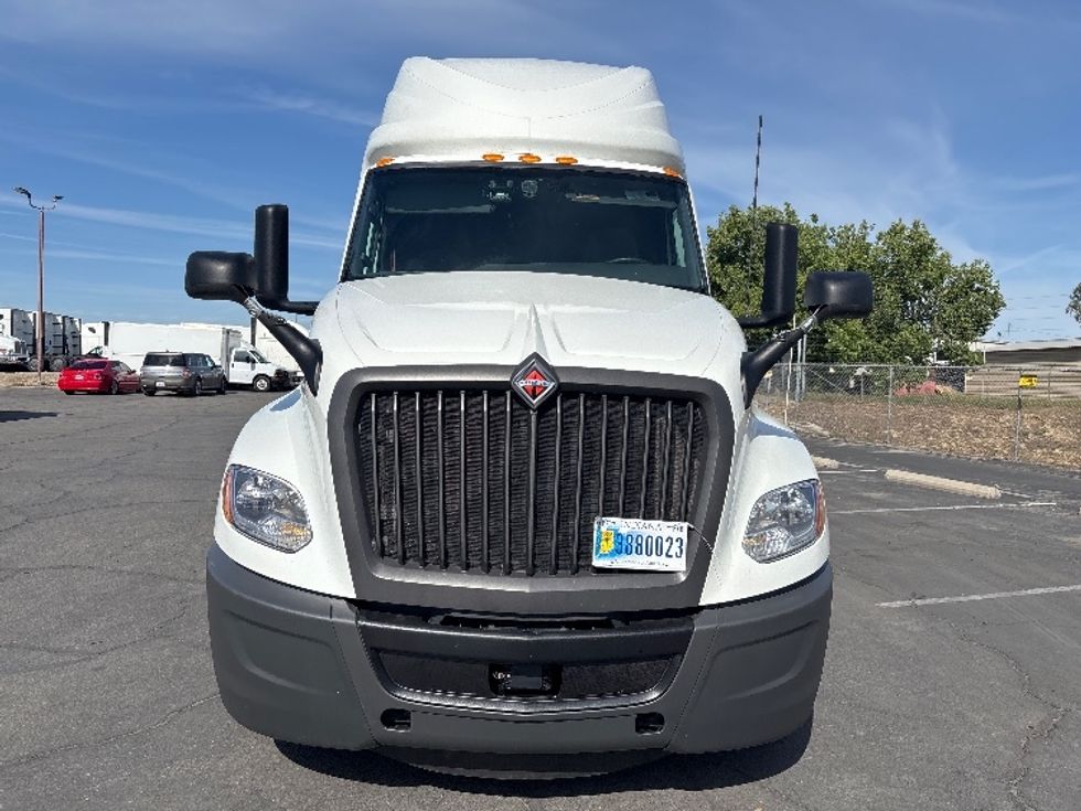 Sleeper Tractor-Heavy Duty Tractors-International-2023-LT625-Fresno-CA-589,513\n\t\tmiles-$ 51,750 - Image 2