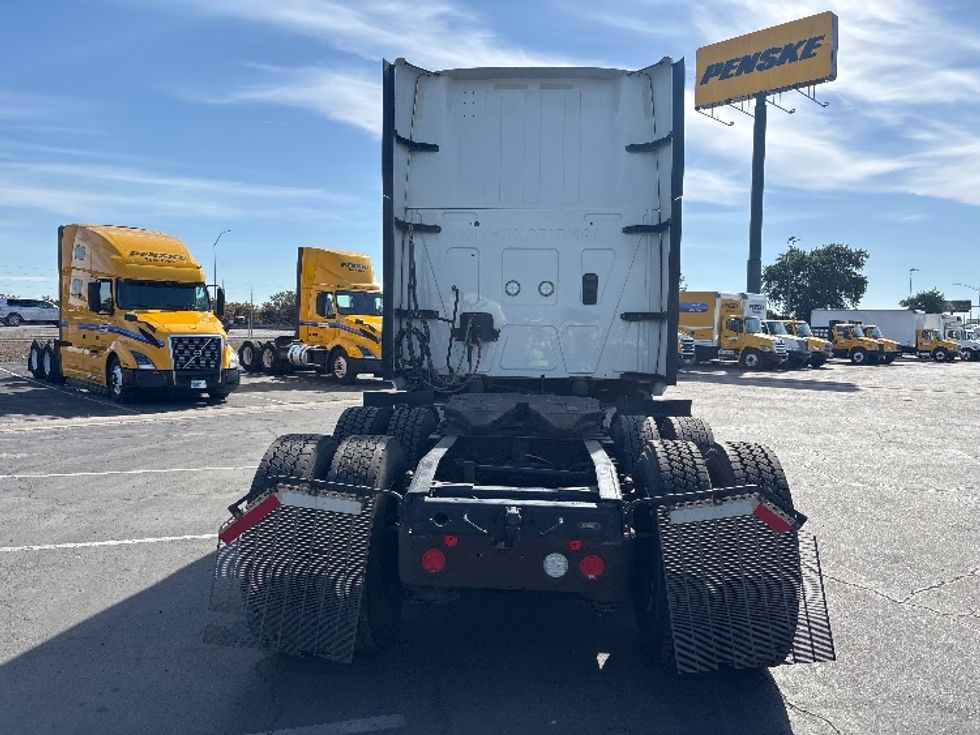 Sleeper Tractor-Heavy Duty Tractors-International-2023-LT625-Fresno-CA-589,513\n\t\tmiles-$ 51,750 - Image 6