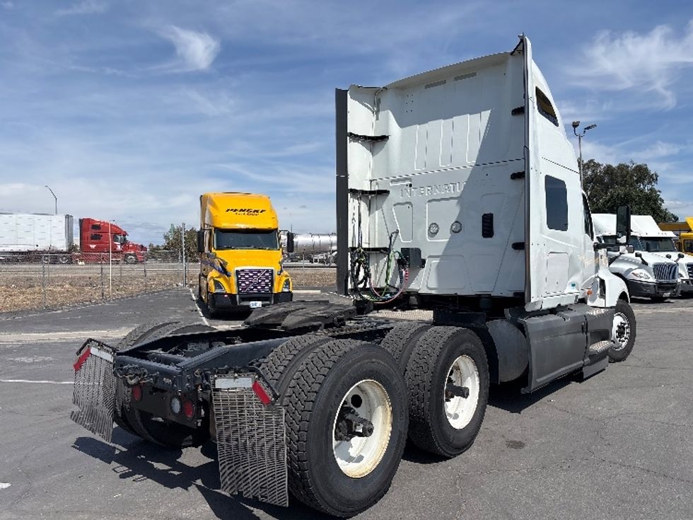 Sleeper Tractor-Heavy Duty Tractors-International-2023-LT625-Fresno-CA-589,513\n\t\tmiles-$ 51,750 - Image 7